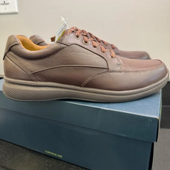 Florsheim Great Lakes Walking shoe in Brown Tumbler Leather. NWT size 10.5 - Picture 2 of 6